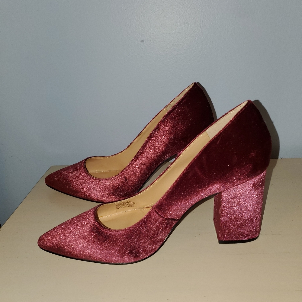 Jessica Simpson Heels - Picture 2 of 4